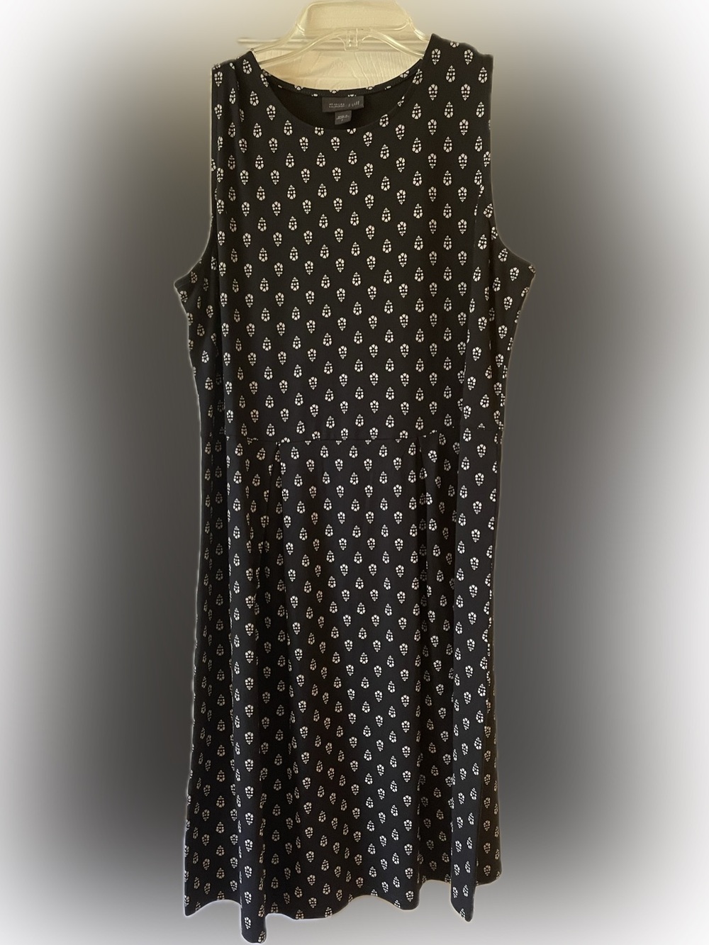 J. Jill Black Sleeveless Printed Dress with White Motif Size Small